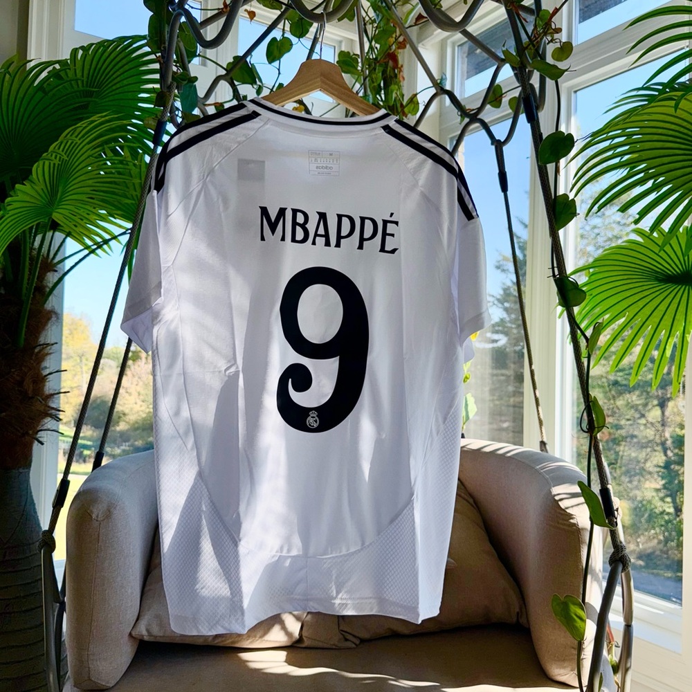 Real Madrid Mbappé #9 Soccer Jersey ￼